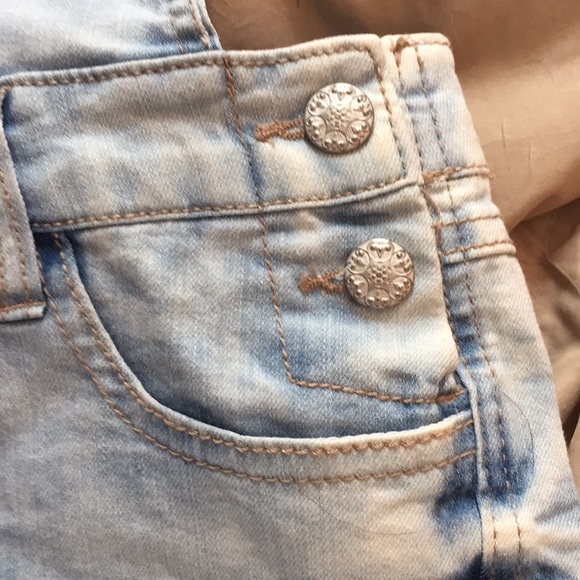 Light denim short overalls - Picture 3 of 4